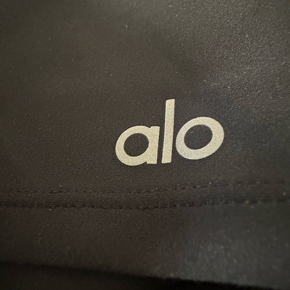 Alo short. - Picture 2 of 6